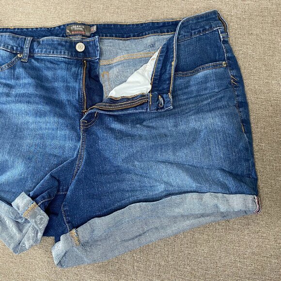 Torrid Feel the Fit Denim Bermuda Short Women's 26 Vintage Stretch Blue Casual - Picture 4 of 13